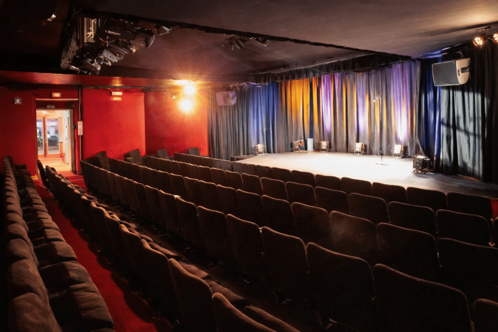 Scène du théâtre de Dix heures